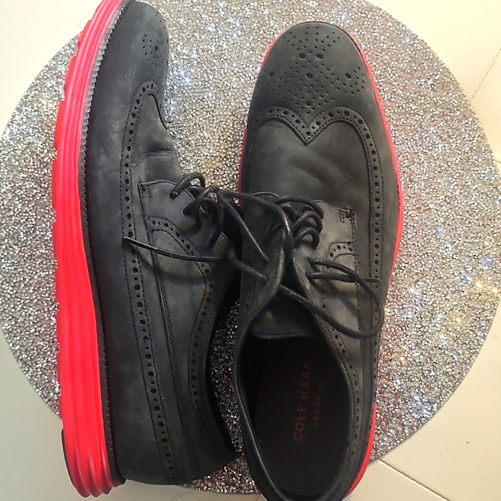 Cole Haan Men's Oxford Shoes in Black with Red Sole Size 12  Great Condition
